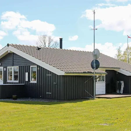 6 Person In Hadsund * Øster Hurup